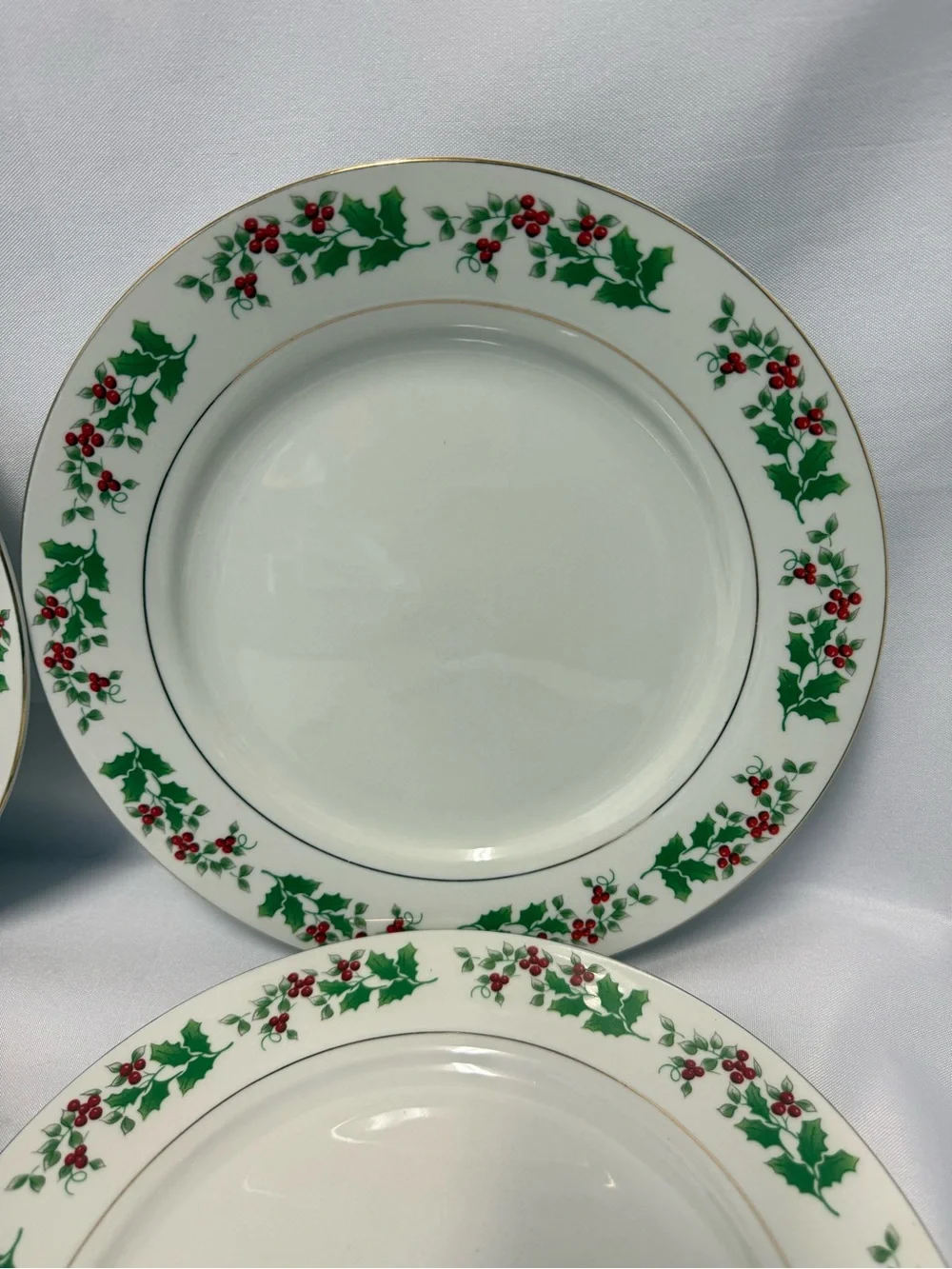 4 Gibson Christmas Charm Holly Berries Dinner plates